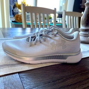 Under Armour Womens Running Shoes, Size 7.5, Never Worn.